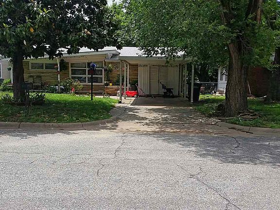2nd image of 815 N 10th St