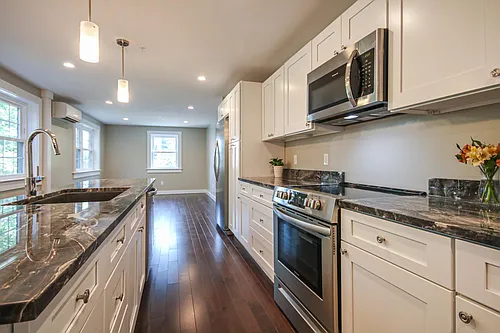 137 York St Photo 1