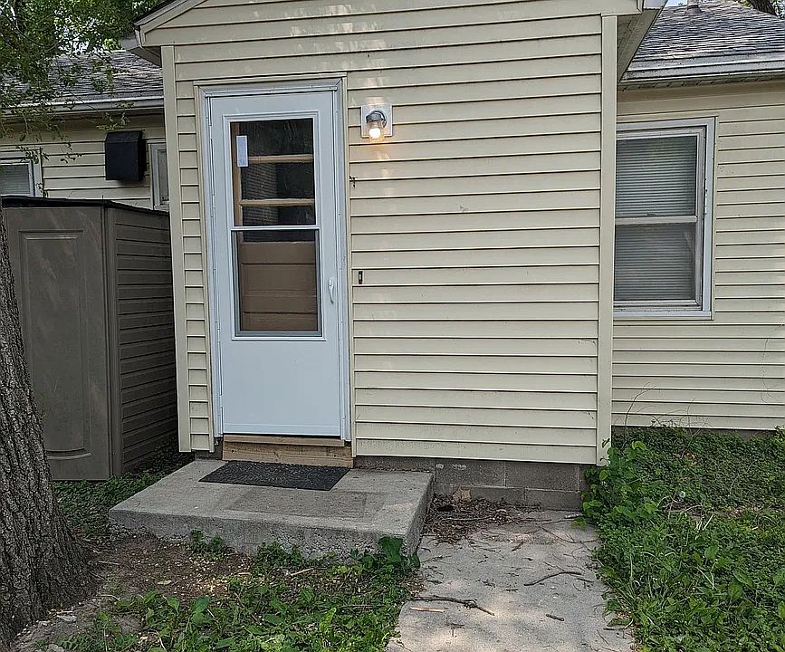 1st image of 1502 Crescent St