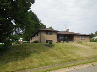 1118 Fairlane Dr, Aliquippa, PA 15001