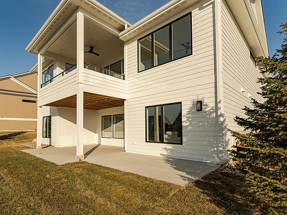 3rd image of 2656 Bentley Dr SW