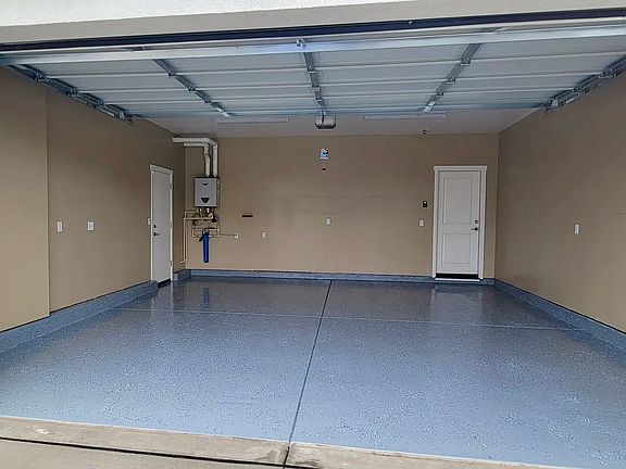 GARAGE 2 CAR. INSTALLED WATER FILTER