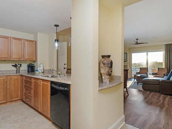 4th image of 8121 Amalfi Pl. #7-301