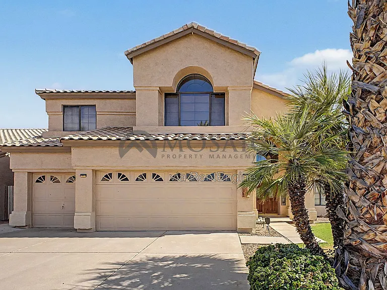 1819 E Cascade Dr — Photo 2