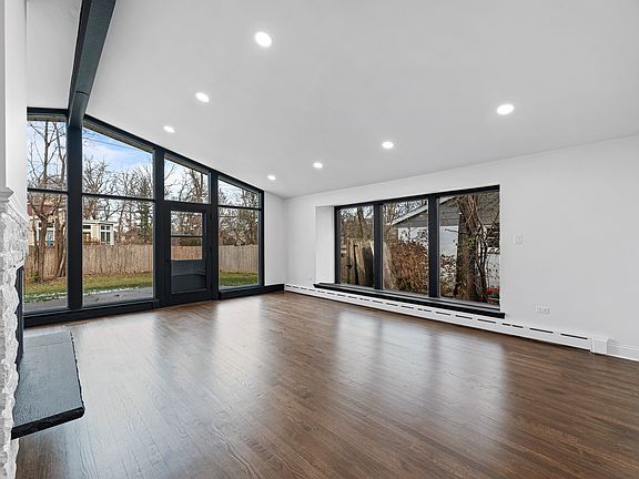4th image of 504 Cumnor Ct