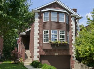 31 W Jackson Ave, La Grange Park, IL 60526