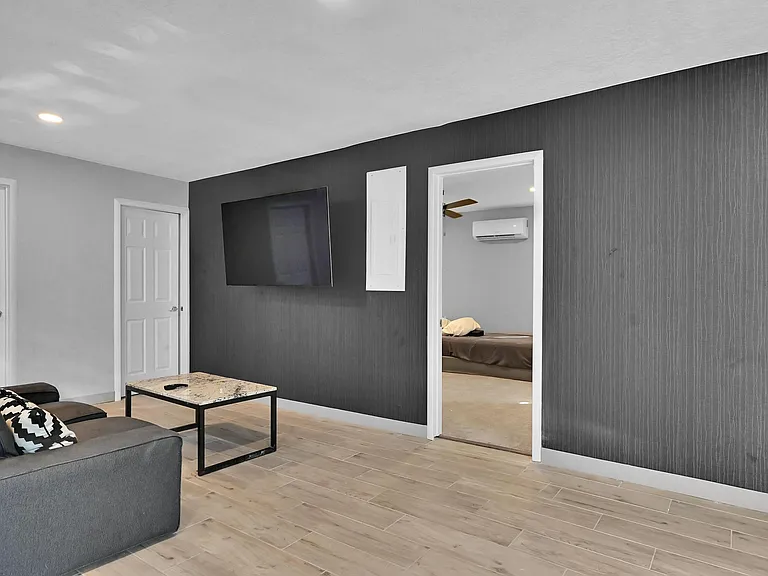 6385 86th Pl — Photo 9