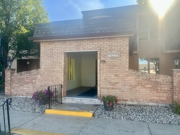 8745 Janeway Ct APT 4, Munster, IN 46321