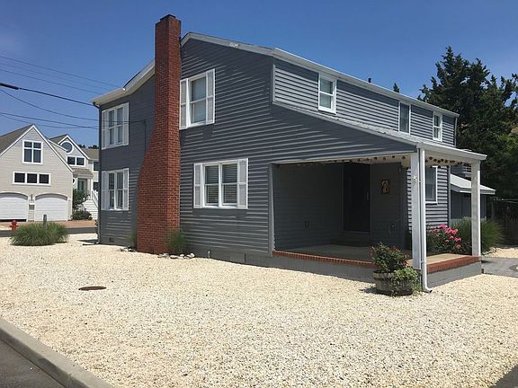 3rd image of 50 W Ohio Ave