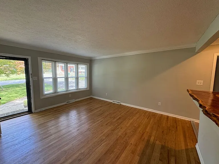 13 Oak Leaf Ln — Photo 5