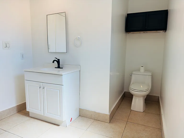 1027 San Andres St #4 — Photo 7
