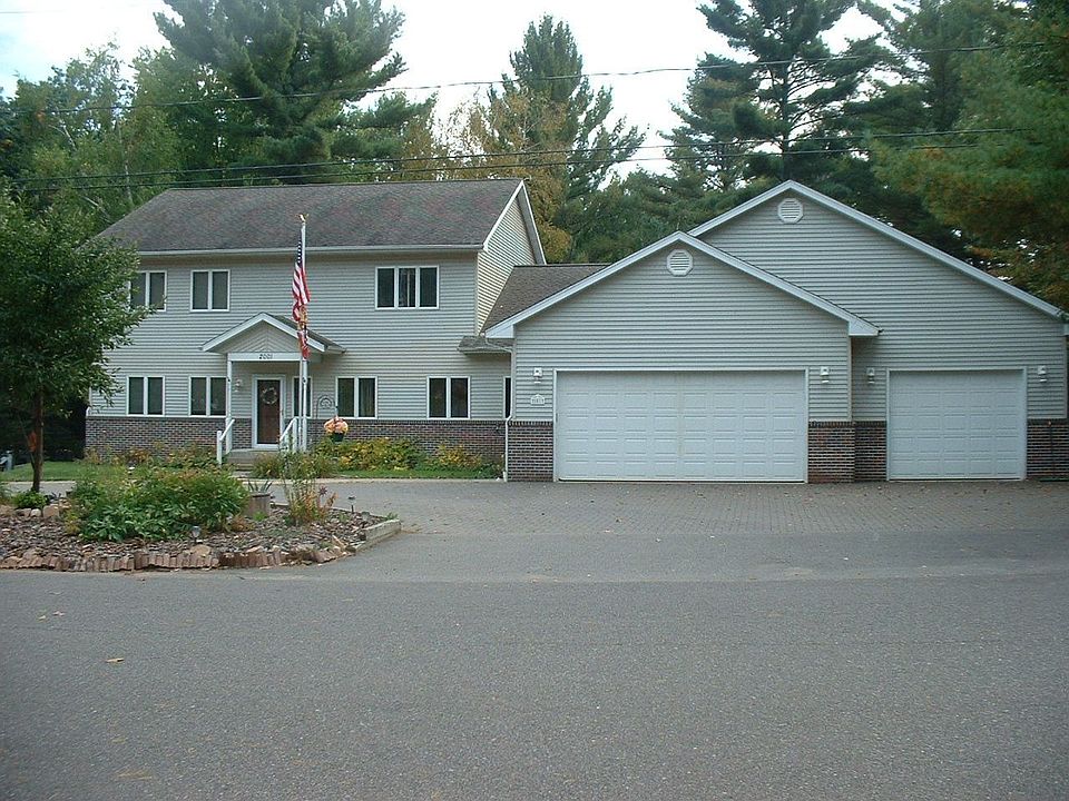front of house-3 car garage