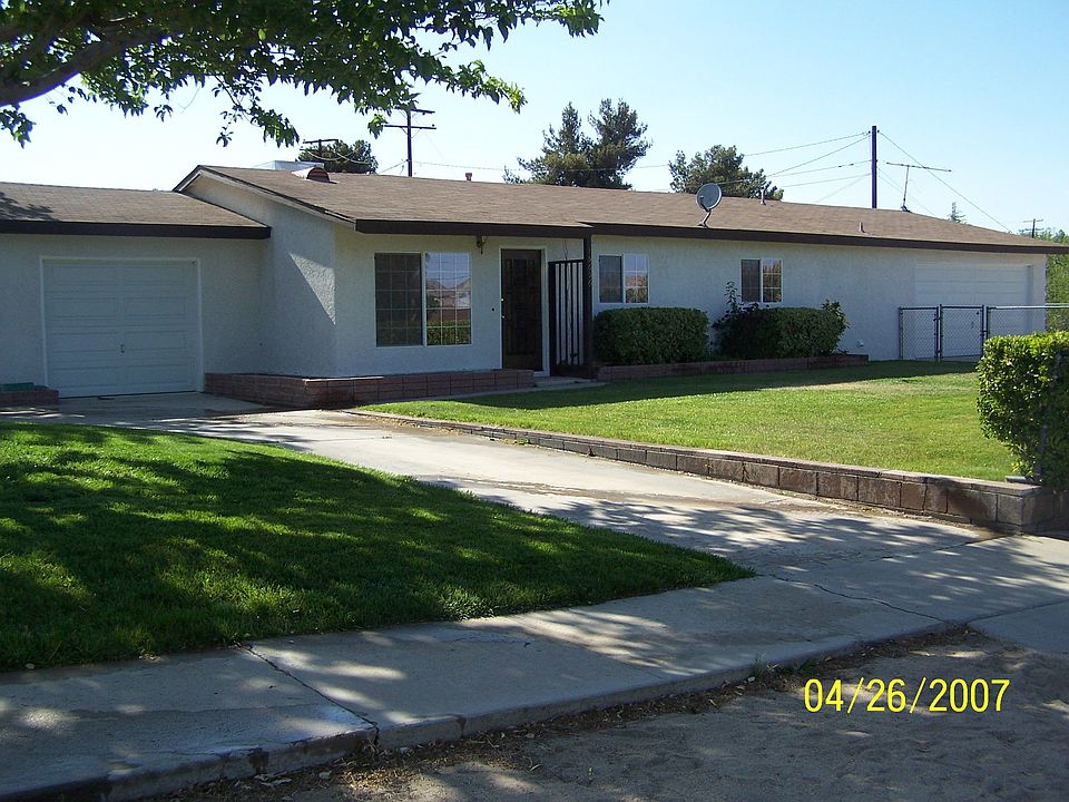 Inside as totally been redone!  More info Benny @ (760)  240-3209