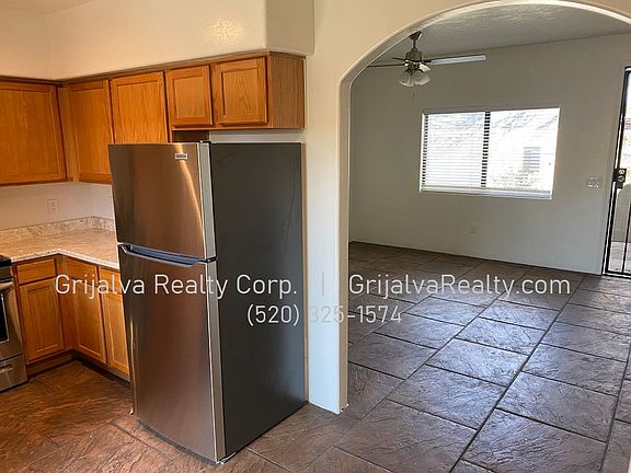 4th image of 2645 N Edith Blvd #1