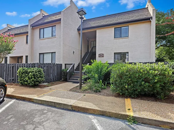 85 Folly Field Rd APT 140, Hilton Head Island, SC 29928