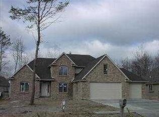 702 Whisperlake Rd, Holland, OH 43528