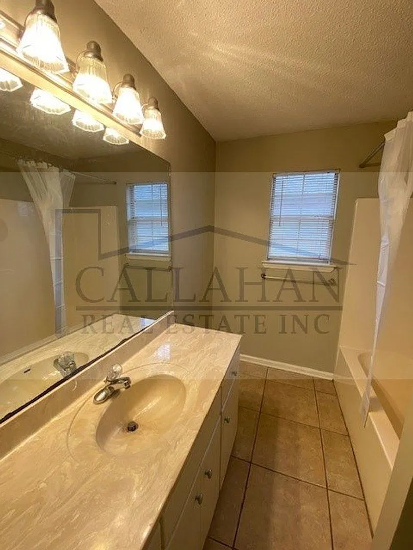 Sherwood 3 Bedroom Home — Photo 4