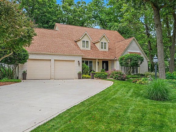 3rd image of 185 Amhurst Pl