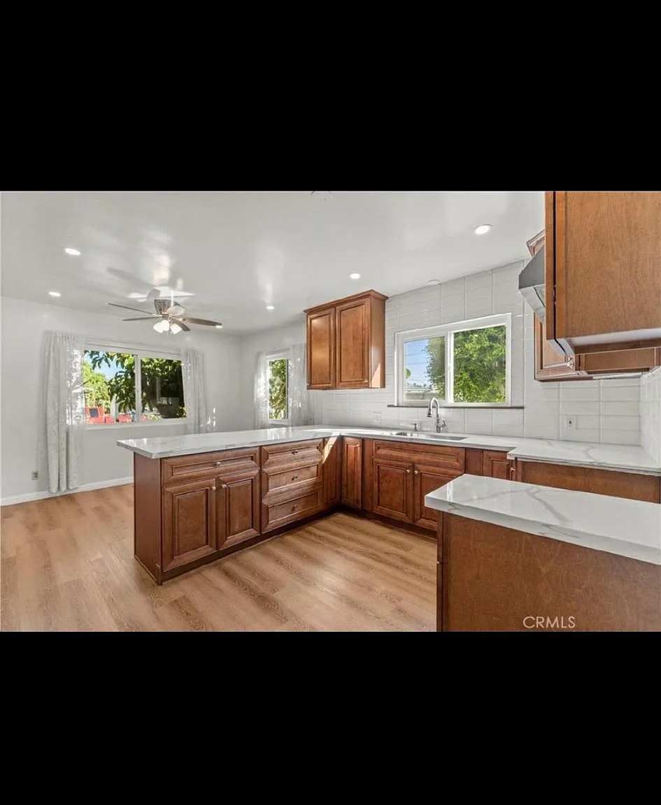 719 Camulos St — Photo 4