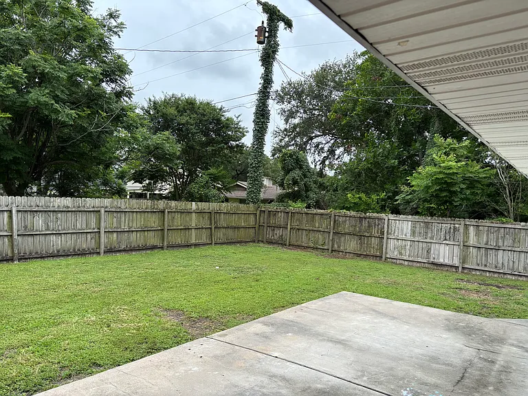 101 Sussex Dell Dr — Photo 3