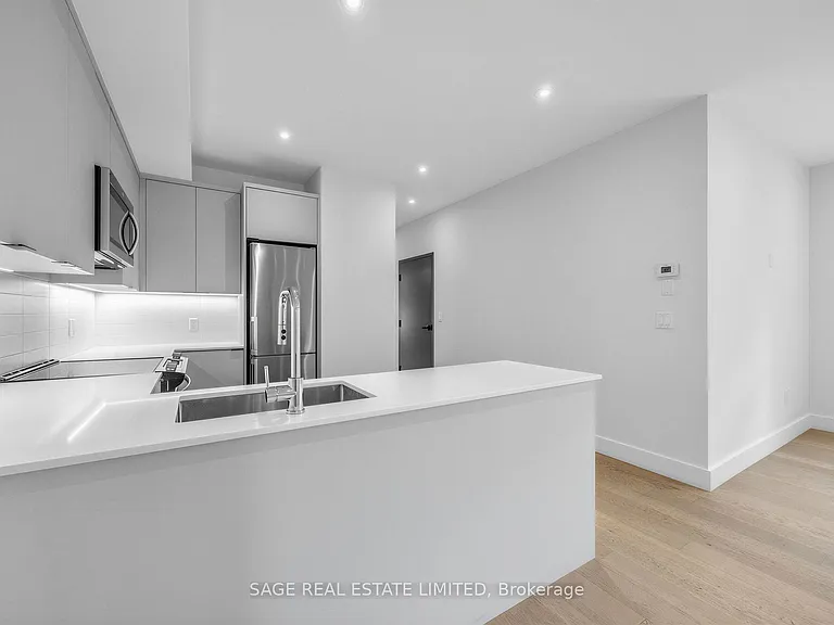 909 Castlefield Ave #2 — Photo 25