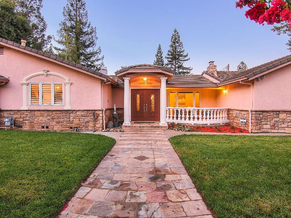 1st image of 20821 Canyon View Dr