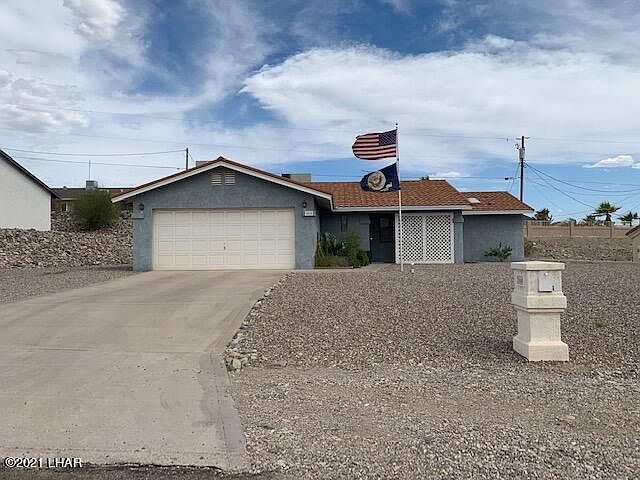 1st image of 2560 Huntington Dr