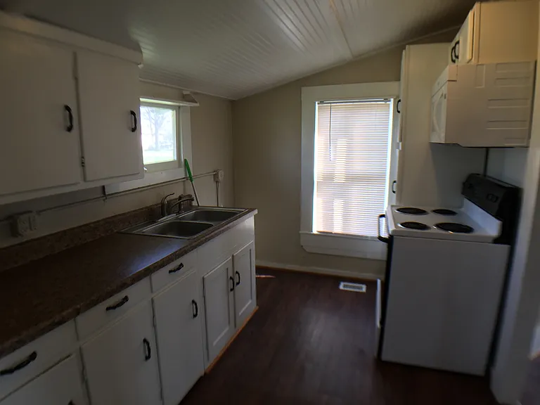 402 N Oneal St — Photo 5