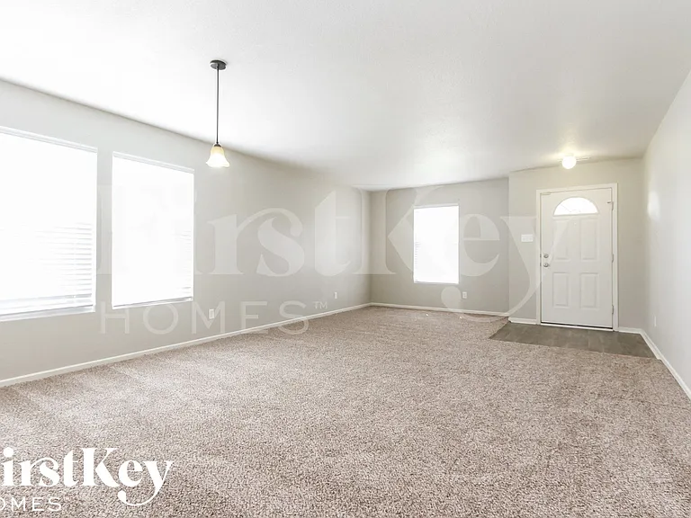 8655 Hopewell Ct — Photo 5