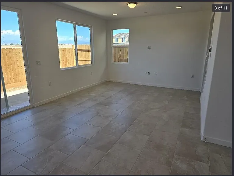 1015 Plum Tree Ave — Photo 4