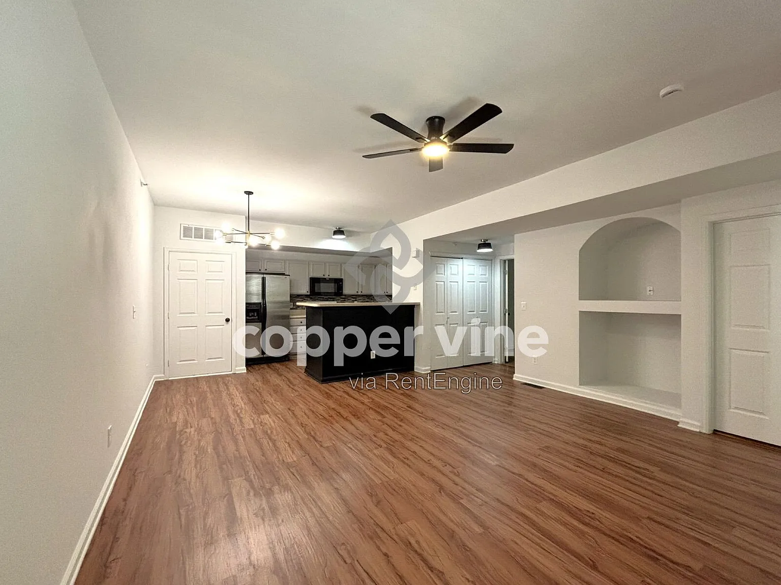 2 bed, 2.0 bath, 926 sqft, $1,680 — Photo 2