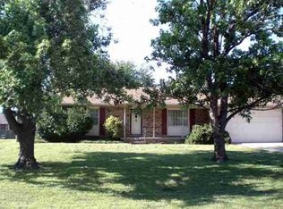 906 Delmar Dr, El Dorado, KS 67042