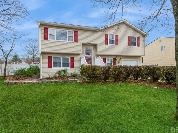 861 Poole Ave, Hazlet, NJ 07730