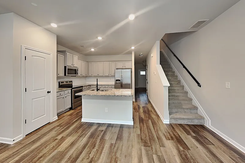 3 bed, 3.0 bath, 1488 sqft, $1,995 — Photo 2