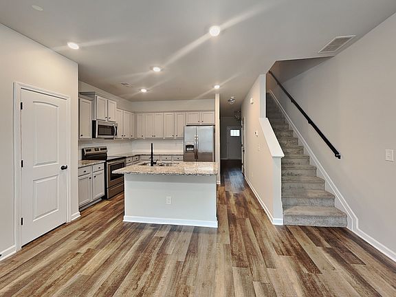 2nd image of 2891 Bayrose Cir