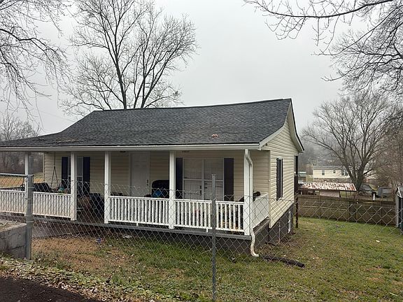 2nd image of 746 S Walnut St