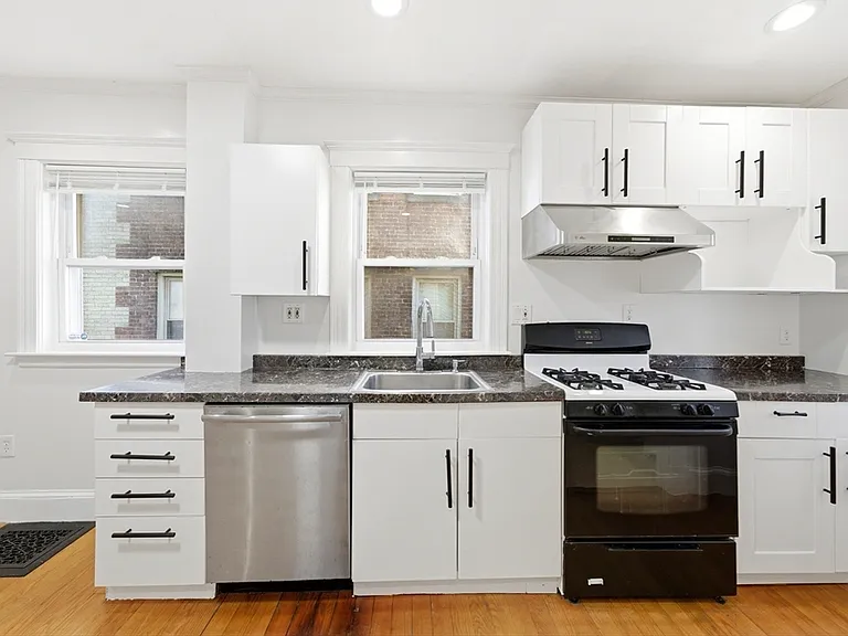 7 Orchard St #1 — Photo 4