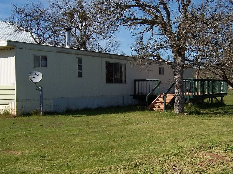 13850 Perry Rd — Photo 25