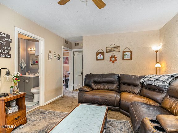 5th image of 202 S HIGHLAND Avenue