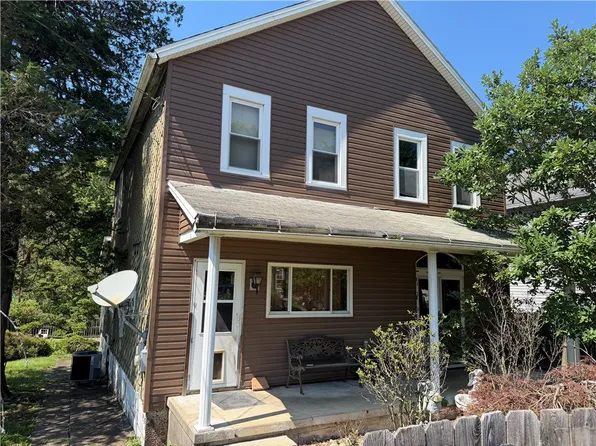 401 2nd St, Vestaburg, PA 15368