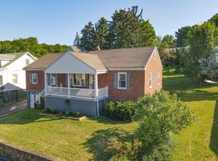 407 Spottswood Rd, Staunton, VA 24401