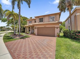 16091 La Costa Dr, Weston, FL 33326