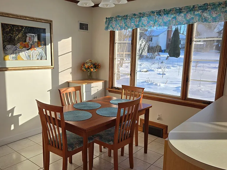 74 Indian Hill Ave — Photo 4