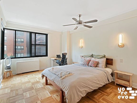 5th image of 315 E 65th St APT 5H