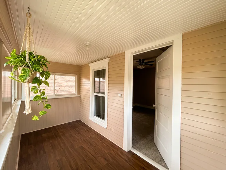 Sunroom upstairs
