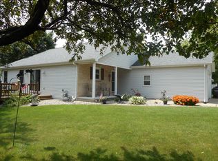 1917 E Melody Ln, Appleton, WI 54913