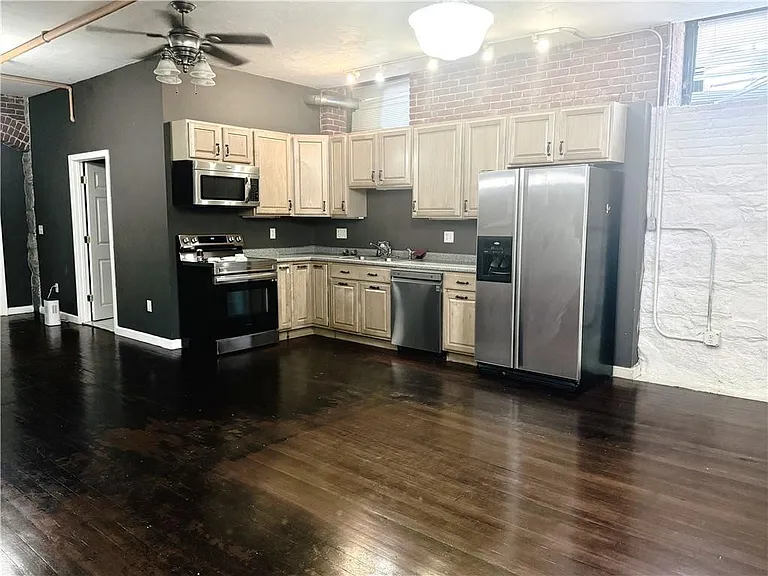 24 Front St #1 — Photo 15