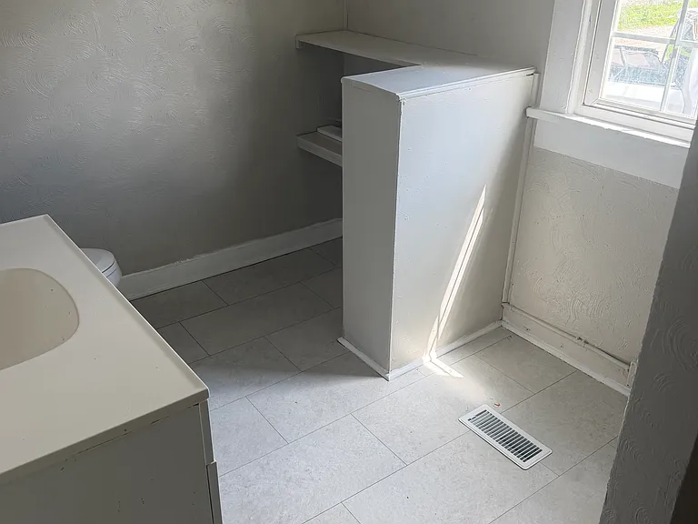 228 E Center St #103 — Photo 7