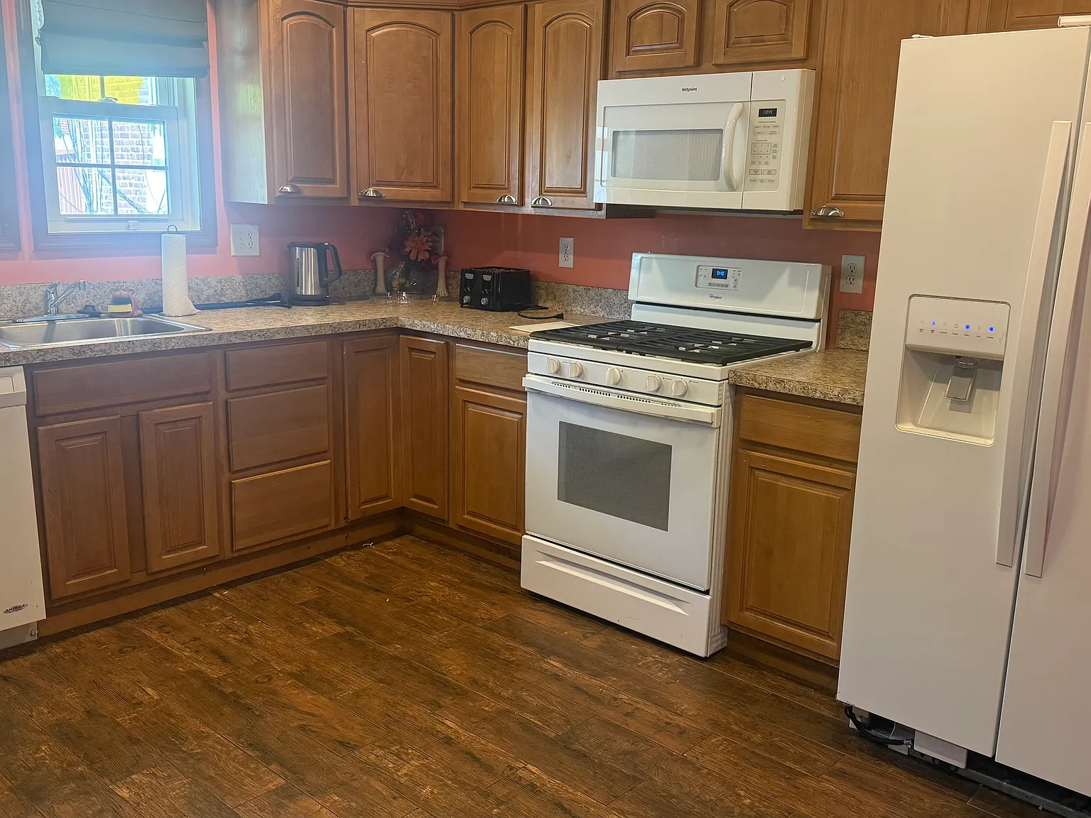 3 bed, 3.5 bath, $2,950 — Photo 2