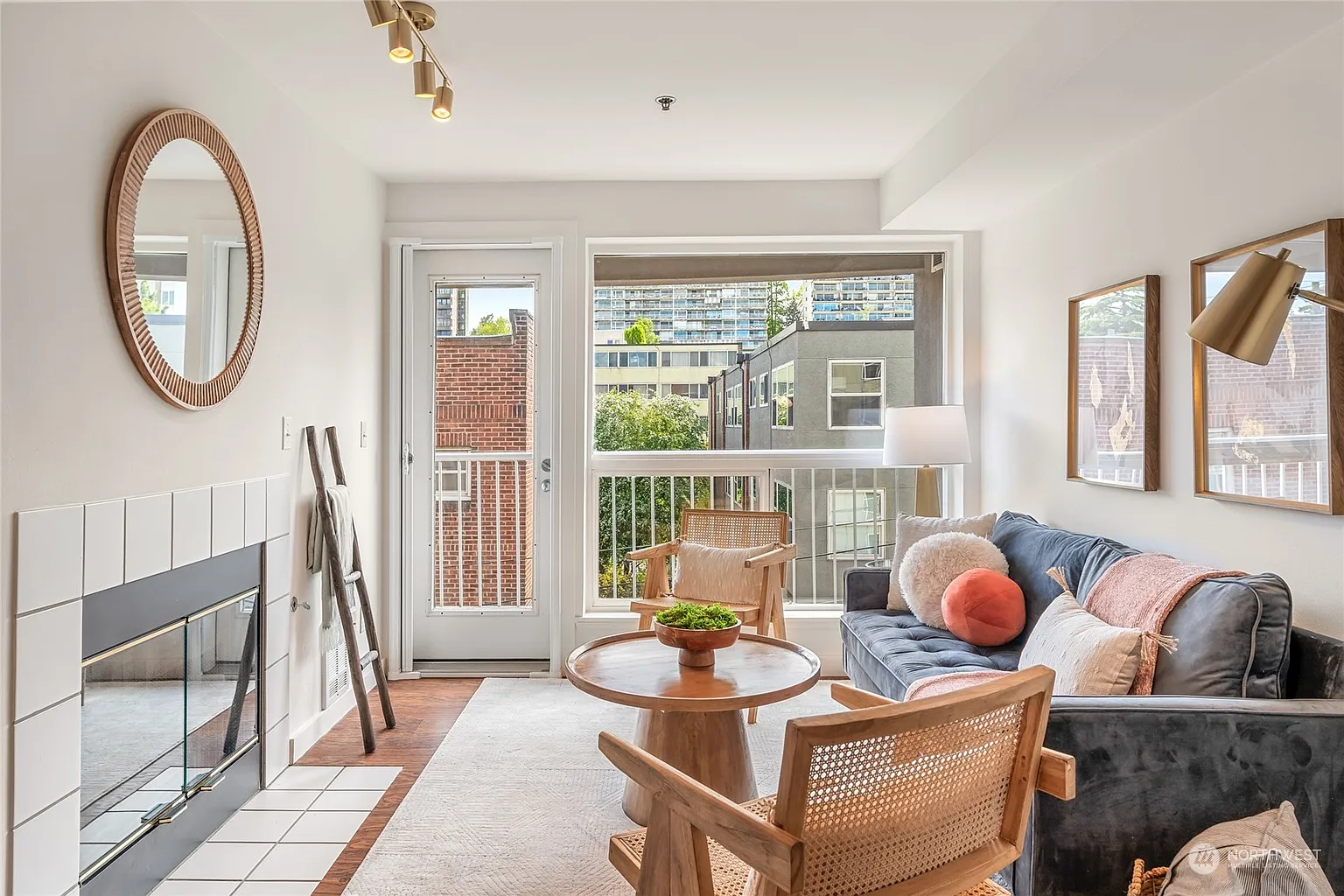 530 Melrose Avenue E #607 photo 1